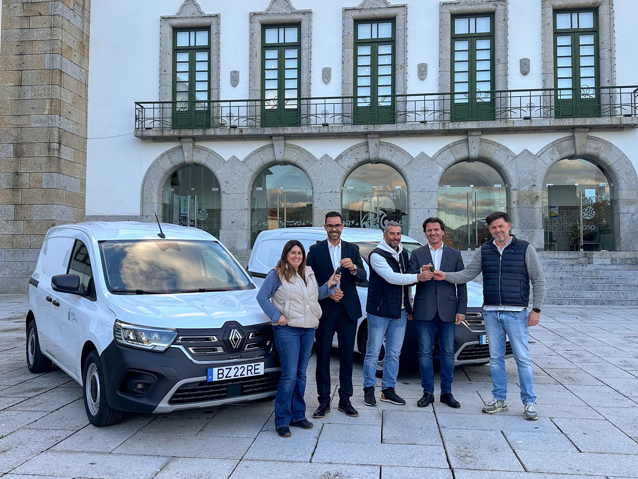 Autarquia da Póvoa de Lanhoso reforça frota com duas viaturas elétricas para a recolha de biorresíduos